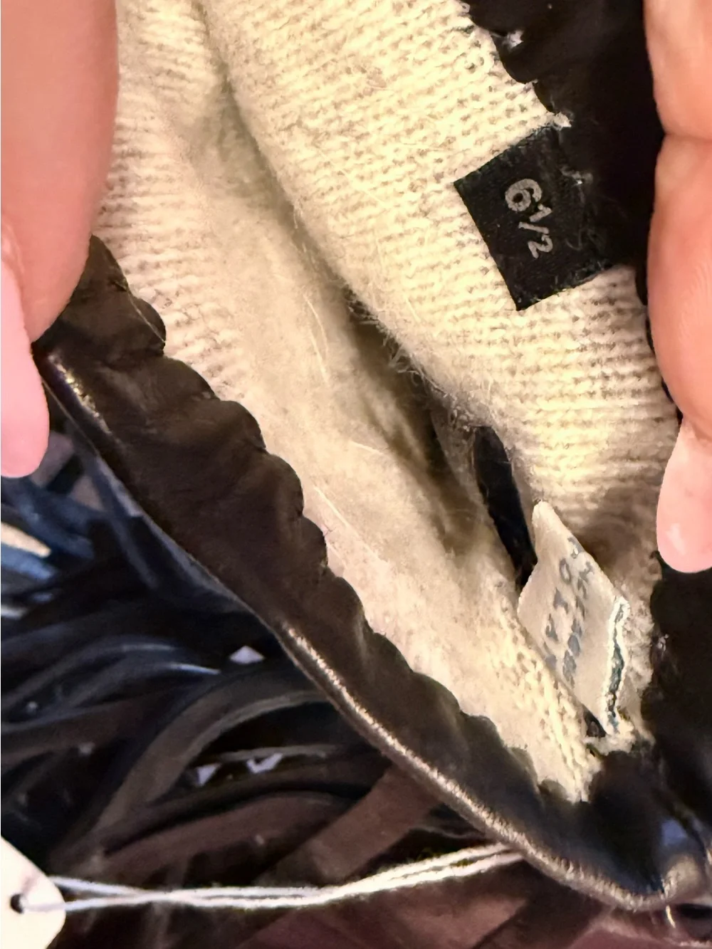 Women’s Portolano Black Leather Fringe Gloves 6.5